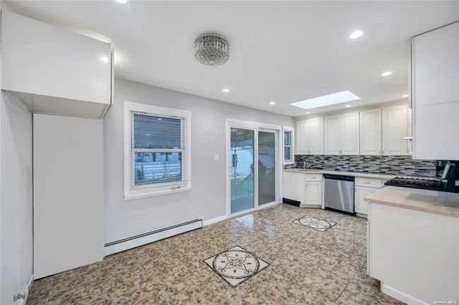 25 N Montgomery St, House other with 4 bedrooms, 2 bathrooms and null parking in Valley Stream NY | Image 9