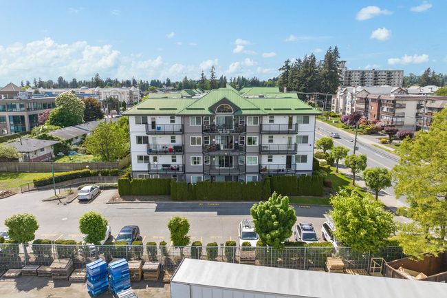 213 - 32044 Old Yale Road, Condo with 2 bedrooms, 2 bathrooms and 1 parking in Abbotsford BC | Image 2
