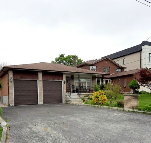 126 Spruce Ave, Richmond Hill, ON, L4C6W1 | Card Image