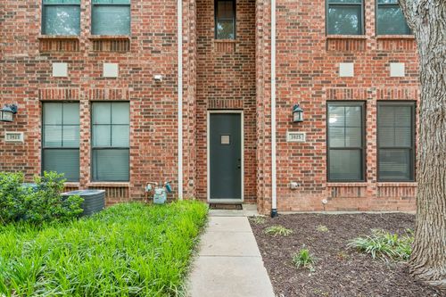 3825 Birkdale Dr, Fort Worth, TX, 76116-5895 | Card Image