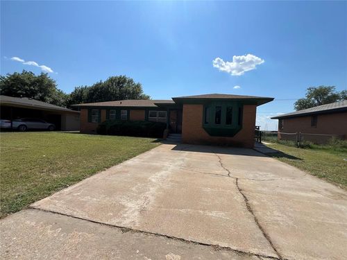 1723 Hollywood Dr, Altus, OK, 73521-1809 | Card Image