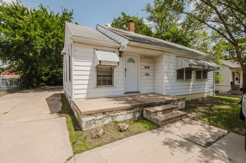 808 N Oliver Ave, Wichita, KS, 67208-3415 | Card Image
