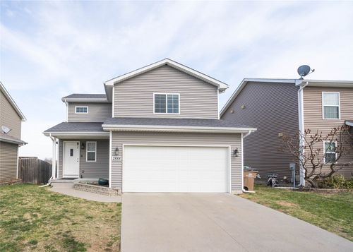 2888 Park Pl, Norwalk, IA, 50211-3203 | Card Image