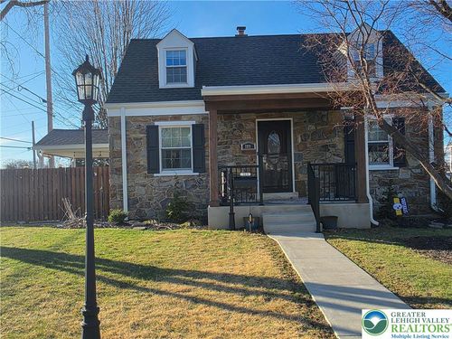 189 W Berger St, Emmaus, PA, 18049-2531 | Card Image