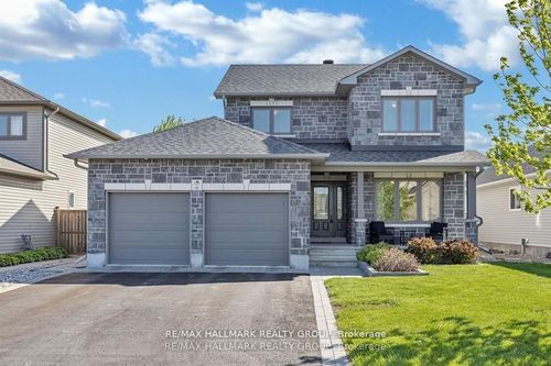 611 Laroque St, Almonte, ON, K0A1A0 | Card Image