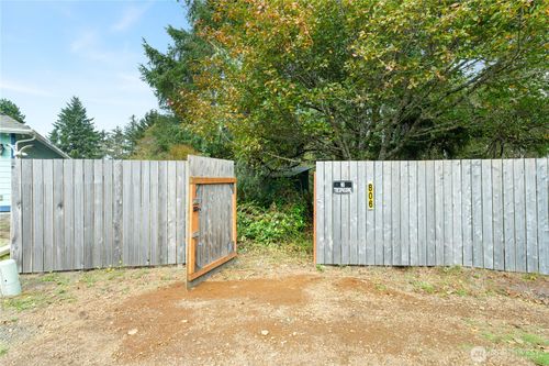 806 Scoter Pl, Ocean Shores, WA, 98569-9628 | Card Image