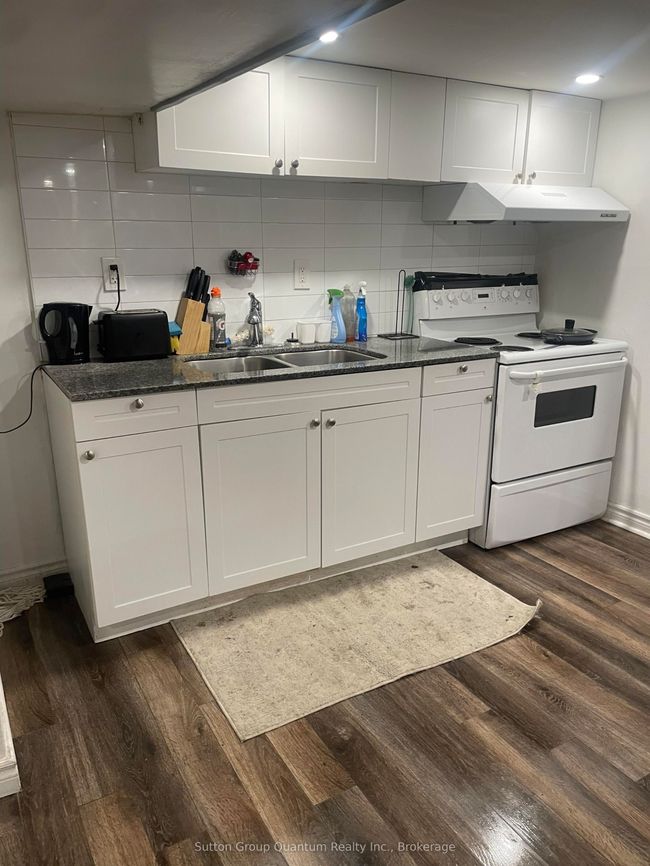 992 Montclair Ave, House other with 5 bedrooms, 3 bathrooms and 2 parking in Hamilton ON | Image 26