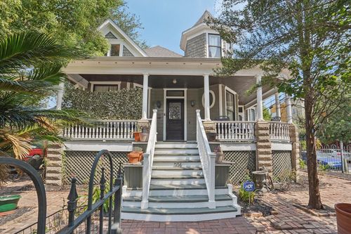 504 Fairview Ave, Houston, TX, 77006-2902 | Card Image
