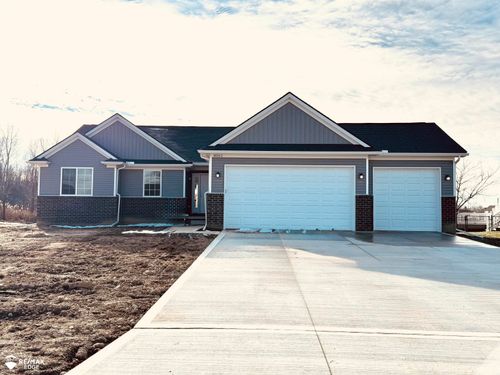 8341 Peninsula Cir, Grand Blanc, MI, 48439-7271 | Card Image