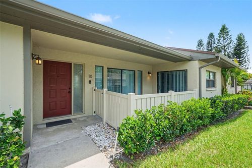 10 Lesley Ln, OLDSMAR, FL, 34677-2045 | Card Image