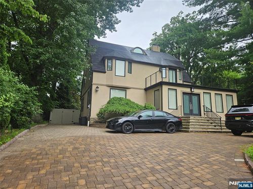 165 Leonia Ave, Leonia, NJ, 07605-1621 | Card Image