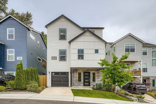 9738 Lindsay Pl S, Seattle, WA, 98118-5747 | Card Image