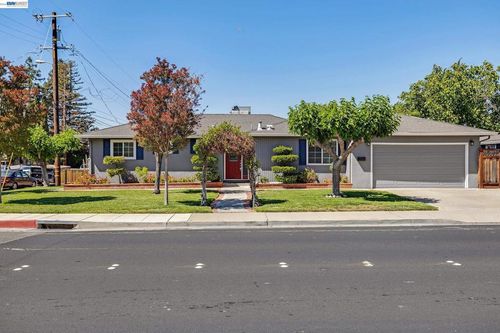 802 Olivina Ave, Livermore, CA, 94551-6519 | Card Image