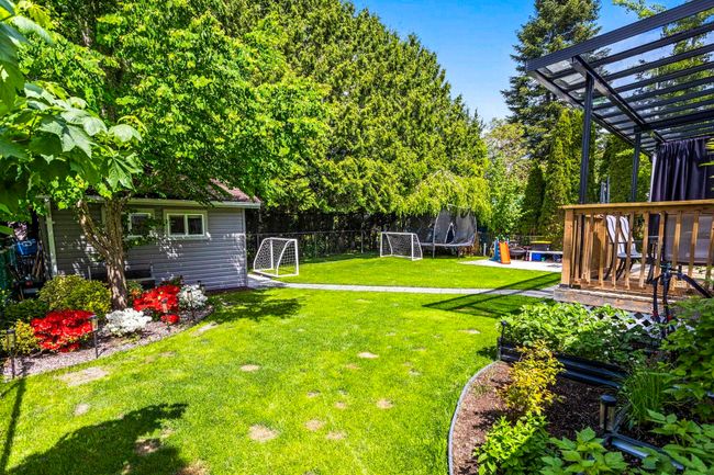 20147 Hampton St, House other with 3 bedrooms, 2 bathrooms and 5 parking in Maple Ridge BC | Image 24
