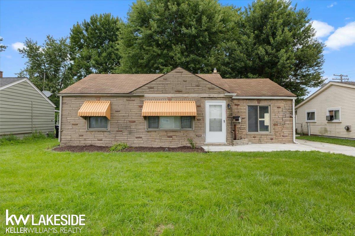 Clancy St, Roseville, MI 48066