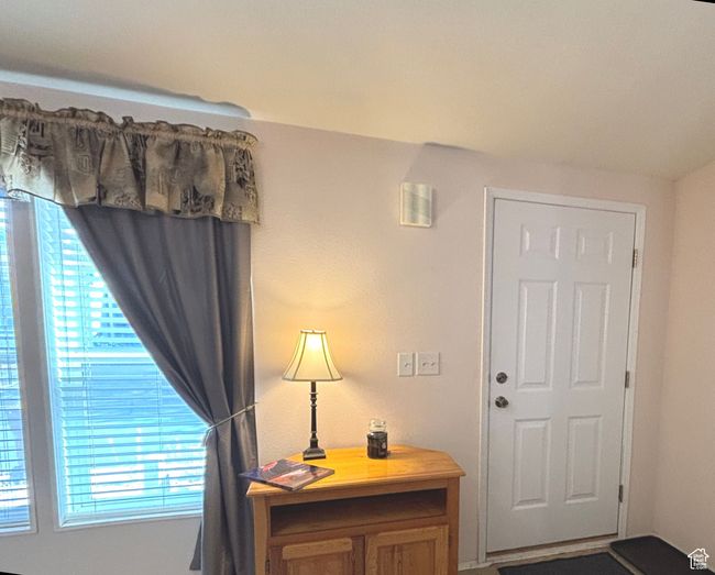 View of foyer entrance | Image 19
