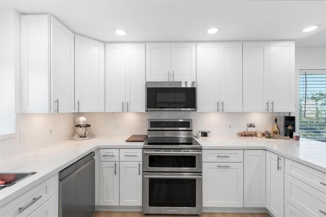 1659 Long Beach Dr, House other with 3 bedrooms, 2 bathrooms and null parking in Big Pine Key FL | Image 8