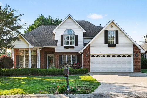2305 Pinefield Ct, Gastonia, NC, 28056-7526 | Card Image