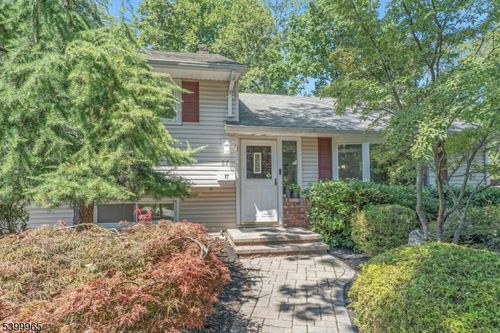 82 Little Falls Rd, Cedar Grove, NJ, 07009-1544 | Card Image