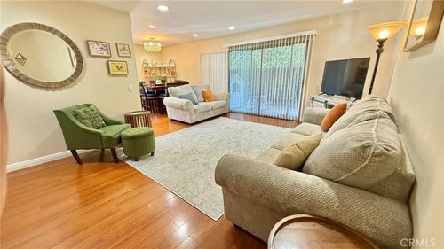 18350 Hatteras, Tarzana, CA, 91356 | Card Image