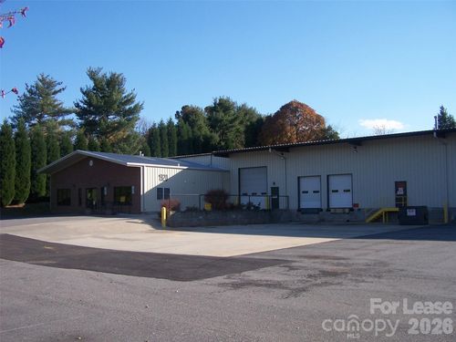 1920 Flintstone Dr, Statesville, NC, 28677-2996 | Card Image