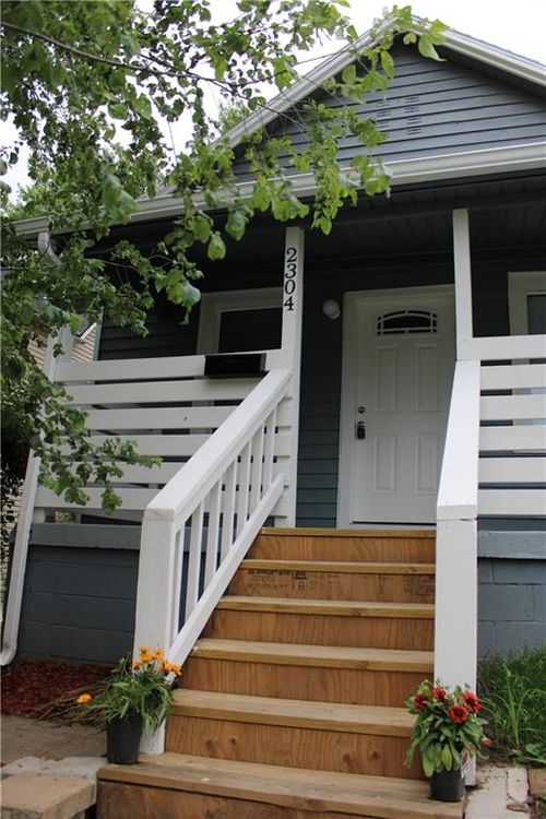 2304 N 9th St, Kansas City, KS, 66101-1220 | Card Image