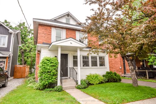 74 Penetang St, Orillia, ON, L3V3N5 | Card Image