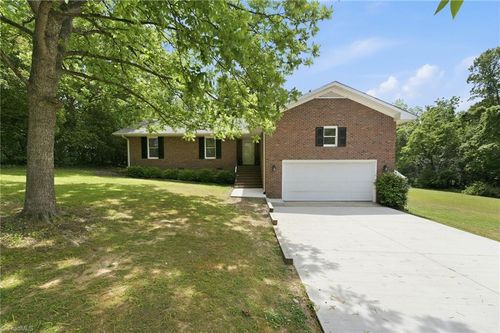 503 Orange St, Mebane, NC, 27302-3319 | Card Image