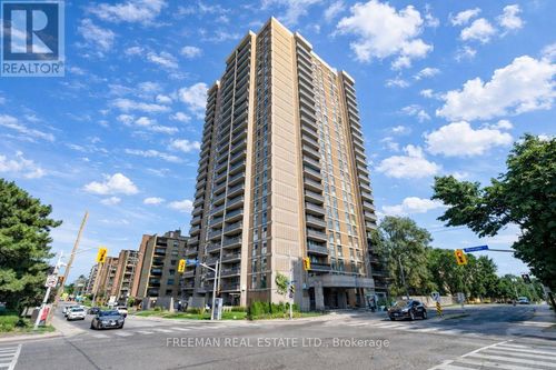 906-135 Marlee Ave, Toronto, ON, M6B4C6 | Card Image