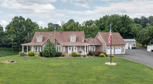 2311 Blacksburg Rd, Fincastle, VA, 24090-5139 | Card Image