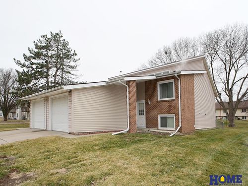 271 Parkside Ln, Lincoln, NE, 68521-2742 | Card Image