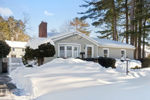 34 Foster Dr, Beverly, MA, 01915-1904 | Card Image
