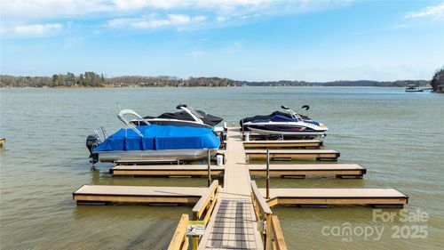 2301 Northview Harbour Dr, Sherrills Ford, NC, 28673-8378 | Card Image