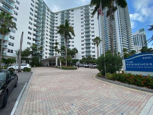 apt-833-3001 S Ocean Dr, HOLLYWOOD, FL, 33019-2869 | Card Image
