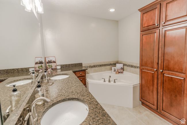 9061 Clubhouse Ln, House other with 4 bedrooms, 3 bathrooms and 3 parking in Eagle Mountain UT | Image 14