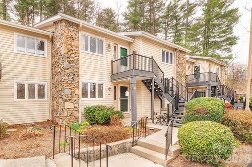 540 Britton Creek Dr, Hendersonville, NC, 28791-7208 | Card Image