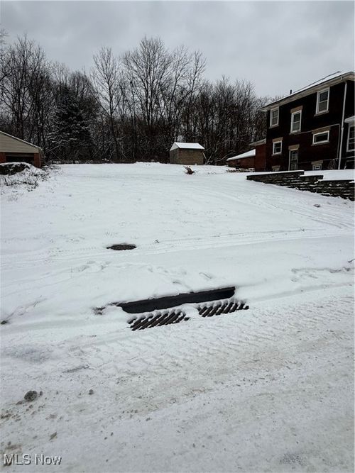 3028 Dearborn St, Youngstown, OH, 44510-1018 | Card Image