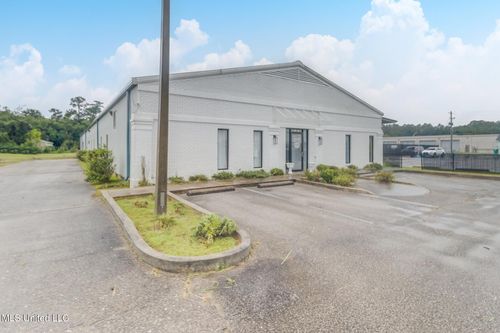 14321 Creosote Rd, Gulfport, MS, 39503-4206 | Card Image