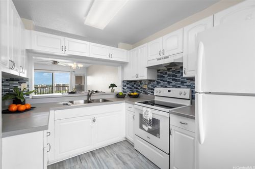 apt-1807-3075 Ala Poha Pl, Honolulu, HI, 96818-1689 | Card Image