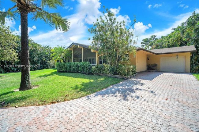 4851 Sw 106 Th Ave, House other with 3 bedrooms, 2 bathrooms and null parking in Davie FL | Image 12