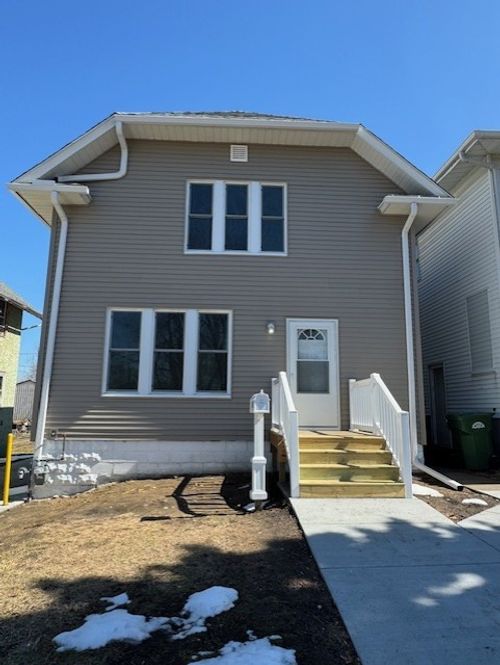 721 S 6th St, Clinton, IA, 52732-5636 | Card Image