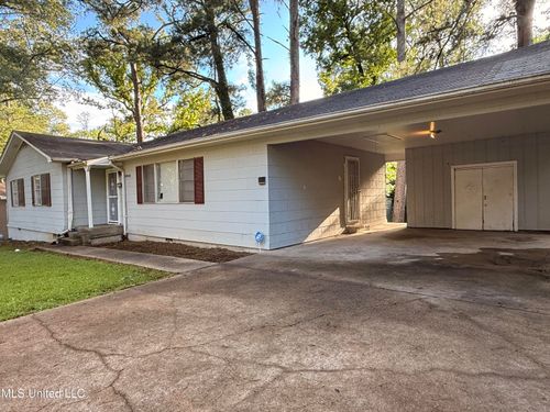 1945 Camellia Ln, Jackson, MS, 39204-4633 | Card Image