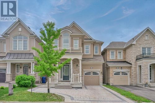 209 Baber Crescent, Aurora, ON, L4G0Y6 | Card Image