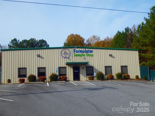 135 Joshua Ct, Lincolnton, NC, 28092-7508 | Card Image