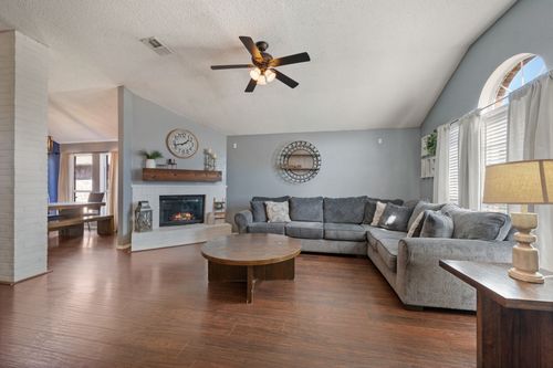 5603 Alicante Dr, Arlington, TX, 76017-0508 | Card Image