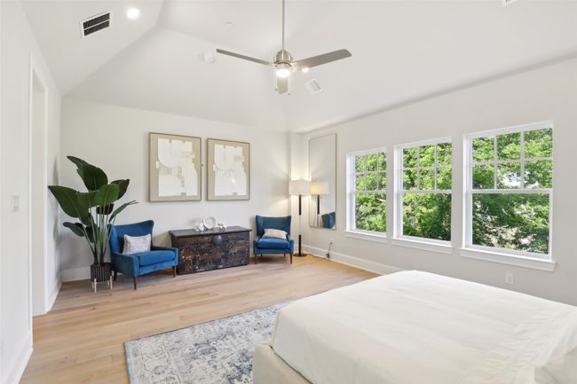 Image of model home with similar floorplan. | Image 14