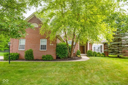1268 Sullivans Rdg, Zionsville, IN, 46077-9125 | Card Image