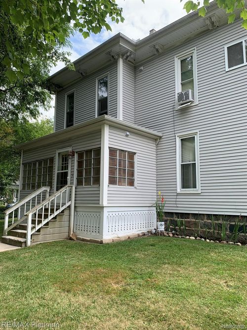 419 N State St, Howell, MI, 48843-1669 | Card Image