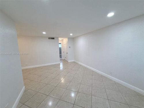 207-1328 Wiley St, Hollywood, FL, 33019-2246 | Card Image