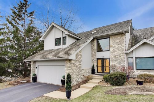 22 Rodeo Dr, Burr Ridge, IL, 60527-8385 | Card Image